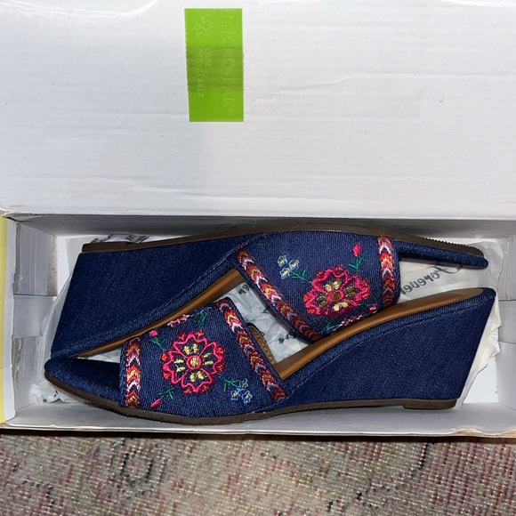 Pattern Mini Wedge - Picture 3 of 3